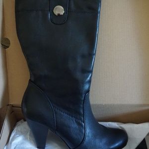 St. John's Bay Black Boots